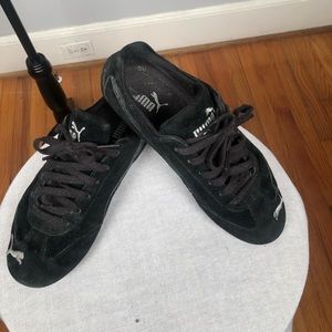 Suede black puma’s